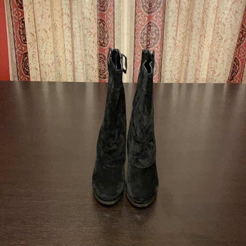Suede boots